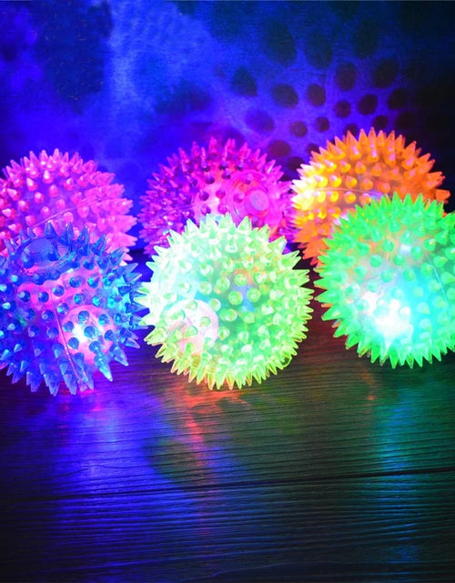 Load image into Gallery viewer, Dog Spiky Ball Toys, Dog Squeaky Chew Balls with Ultra Bouncy, Durable Rubber Dog Toys Ball for Puppy Teething Toys and Pet Cleans Teeth
